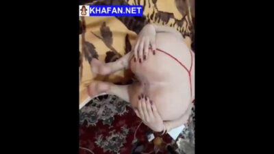 گاییدن خانم سکسی‌ مسافر تاکسی‌، کونو ببین